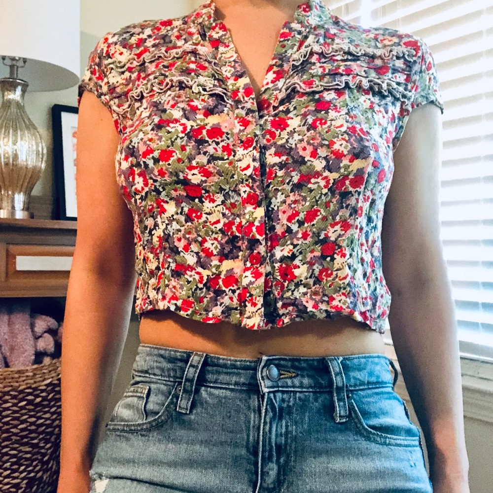 Millau Floral Buffon up Crop Top